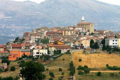 İtalya nüfusu azalan köylere yerleşip iş kuranlara 25 bin euro teşvik verecek
