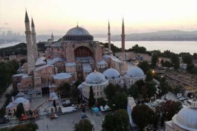 Ayasofya’da 86 yıl sonra ilk Cuma namazı dünya basınında