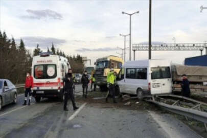 Anadolu Otoyolu'nda dü bireyin yaralandığı zincirleme trafik kazası ulaşımı aksattı