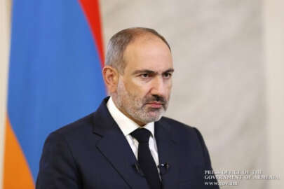 Ermenistan Başbakanı Paşinyan kendini istifaya çağıran Genelkurmay Başkanını görevden aldı
