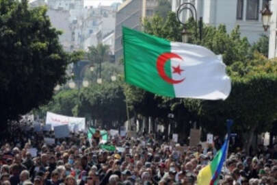 Cezayir'de erken seçim 12 Haziran'da düzenlenecek