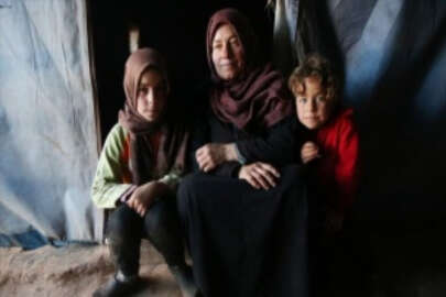 İdlib'deki kamplarda ilk iftar yoksulluğun pençesinde yapıldı