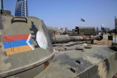 Azerbaycan Ermenistan'a 3 askeri iade etti