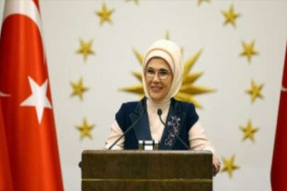 Emine Erdoğan: Kadir Gecesi, yolumuzun Kur'an nuruyla aydınlanmasının başlangıcıdır
