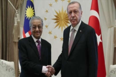 Cumhurbaşkanı Erdoğan, eski Malezya Başbakanı Muhammed ile telefonda görüştü
