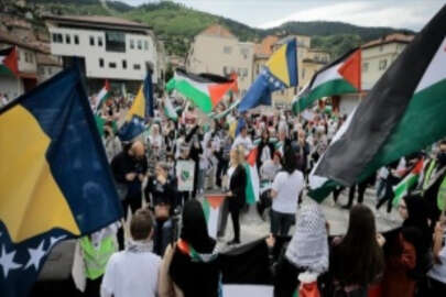 Bosna Hersek'te yüzlerce kişi Filistin'e destek gösterisi düzenlendi