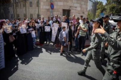 İsrail mahkemesi Kudüs'ün Silvan beldesindeki ailelerin tehciriyle ilgili kararı yine erteledi