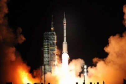 Çin, kurmakta olduğu uzay istasyonuna göndereceği ilk astronot ekibini tanıttı