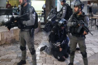 İsrail polisi, Kudüs'te Şeyh Cerrah Mahallesi'ndeki Filistinlilere yine saldırdı