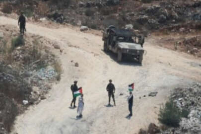 İsrail güçleri, Nablus'un güneyindeki bir köyün girişini yeniden kapattı