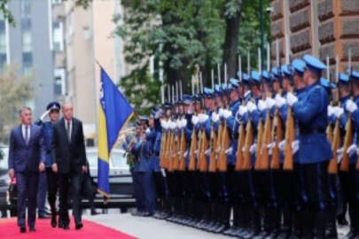 Türkiye Cumhurbaşkanı Erdoğan Bosna Hersek'te resmi törenle karşılandı