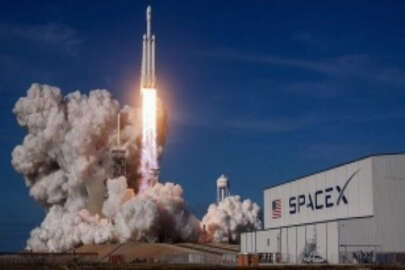 SpaceX roketi 4 özel yolcuyu dünyanın çevresinde 3 gün gezdirecek