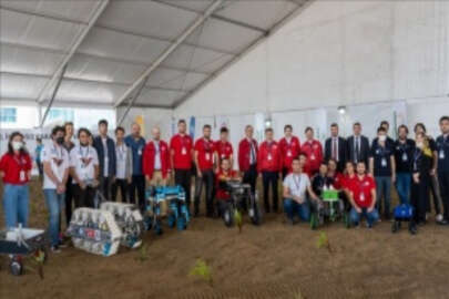 Gençler, TEKNOFEST'te tarımsal teknoloji yarışmalarıyla 'toprakla' buluştu