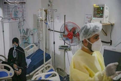 Suriye'de Şam ve Lazkiye'deki hastanelerde Kovid-19 hastaları için boş yer kalmadı