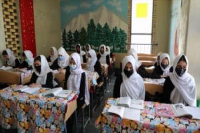 Afganistan'da kız öğrencilerin lise eğitimi yalnızca Mezar-ı Şerif'te sürüyor