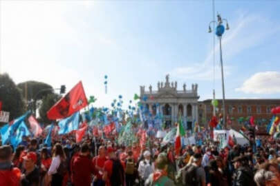 İtalya'da işçi sendikalarından faşizm karşıtı miting