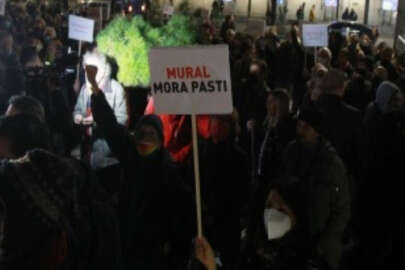 Sırbistan'da savaş suçlusu Mladic'in duvar resminin korunmasına ilişkin protestolar sürüyo