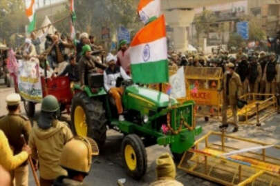 Hindistan protestolara neden olan tartışmalı tarım yasalarını kaldıracak