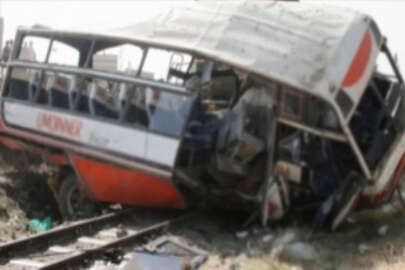 Kenya'da yolcu otobüsünün yaptığı kazada 31 kişi hayatını kaybetti