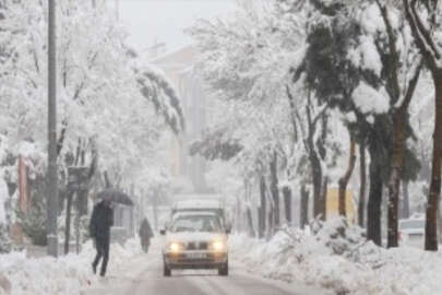 Isparta'da kar kalınlığı 20 santimetreye ulaştı