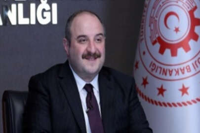 Bakan Varank, Türkiye'de ilk kez çift yıldızlar etrafında yapılan gezegen keşfini tebrik etti