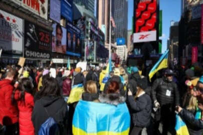 New York'un Times Meydanı'nda Rusya'nın Ukrayna saldırısı protesto edildi