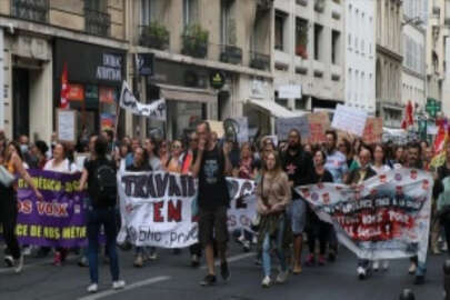 Fransa'da sosyal hizmet sektörü çalışanları greve gitti