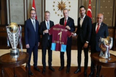 Cumhurbaşkanı Erdoğan, Trabzonspor Kulübü heyetini kabul etti
