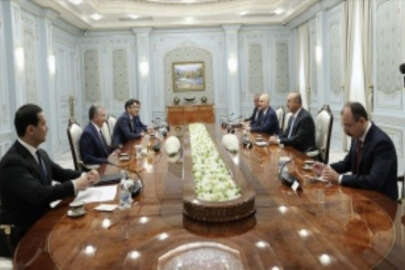 Özbekistan Cumhurbaşkanı Mirziyoyev, Çavuşoğlu, Muş ve Karaismailoğlu'nu kabul etti