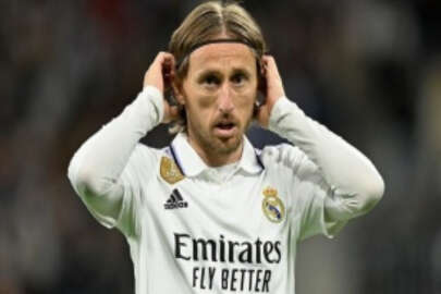 Real Madrid, 37 yaşındaki Modric'in sözleşmesini bir yıl uzattı
