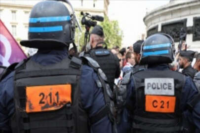Fransa'da bir gence şiddet uyguladığı gerekçesiyle 7 polise gözaltı