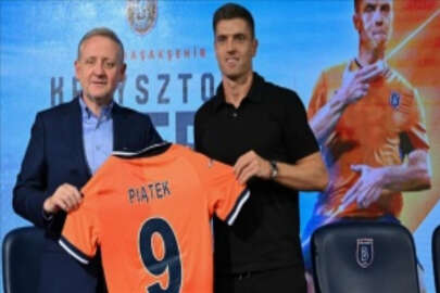 RAMS Başakşehir, Polonyalı futbolcu Piatek ile 3 yıllık sözleşme imzaladı
