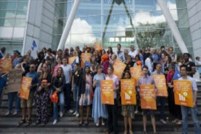 İngiltere'de uzman doktorlar 50 yıl sonra ilk kez greve gitti