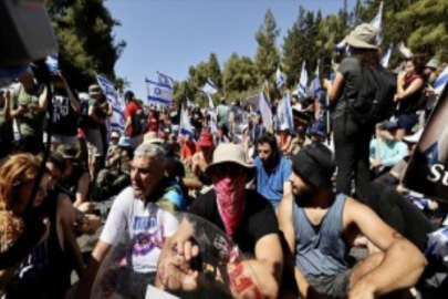 İsrail Meclisi önünde yargı düzenlemesine karşı protestolar sürüyor