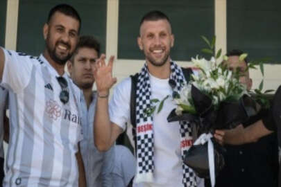 Beşiktaş'ın transfer görüşmelerine başladığı Ante Rebic, İstanbul'a geldi