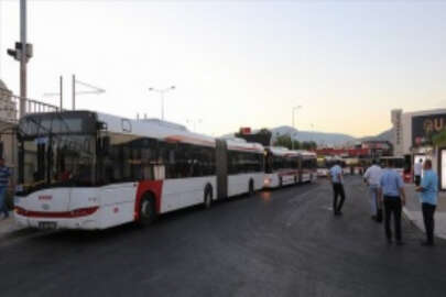 İzmir'de metro ve tramvay çalışanları greve gitti