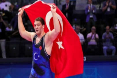 Cemal Yusuf Bakır, 110 kiloda dünya şampiyonu oldu