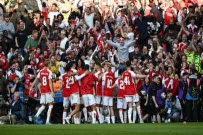 Arsenal sezona kupayla başladı