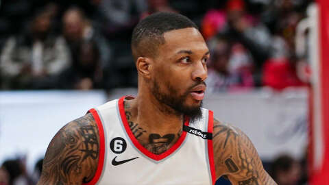 NBA'de Damian Lillard, takasla Milwaukee Bucks'a gitti