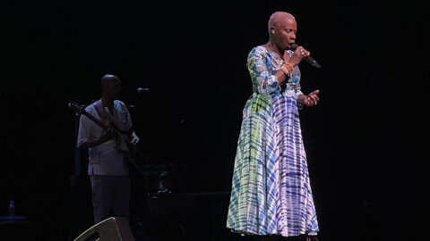 Beninli şarkıcı Angelique Kidjo, Beyoğlu Kültür Yolu Festivali'nde konser verdi