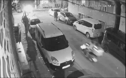 Sultangazi'de iki kardeşin yaralandığı feci kaza kamerada