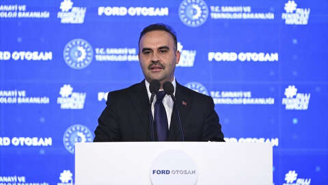 Bakan Kacır: Pek çok otomobil markasıyla Türkiye'de yatırım için görüşme halindeyiz