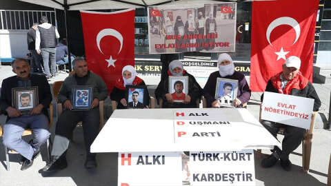 Muşlu aileler, HDP önündeki eylemlerine devam ediyor