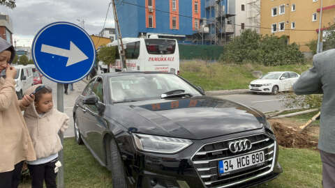 Ümraniye'de otobüs otomobile çarptı: 2 yaralı 