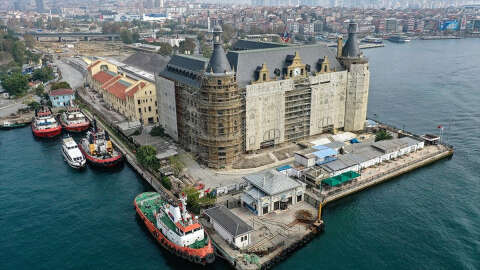 İstanbul'un sembollerinden tarihi Haydarpaşa Garı restorasyonla özgün haline kavuşuyor