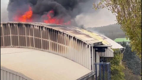 Arnavutköy'de fabrika yangını-1