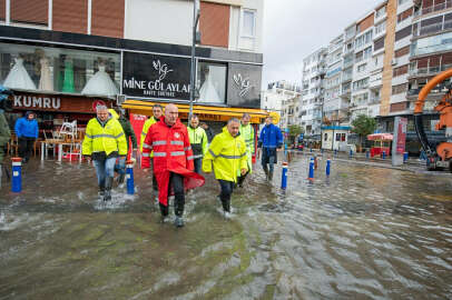 İzmir'de şiddetli yağış ve fırtına; tsunami etkisi yarattı (3)