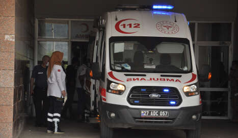 Gaziantep’te çatıdan düşen televizyon tamircisi yaralandı