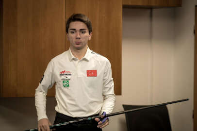 Burak Haşhaş, 17 yaşında A Milli Bilardo Takımı'na girdi