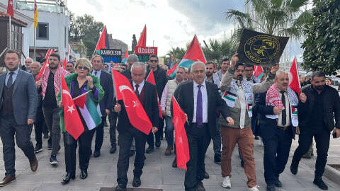 Bodrum'da şehitler ve Filistin için yürüyüş